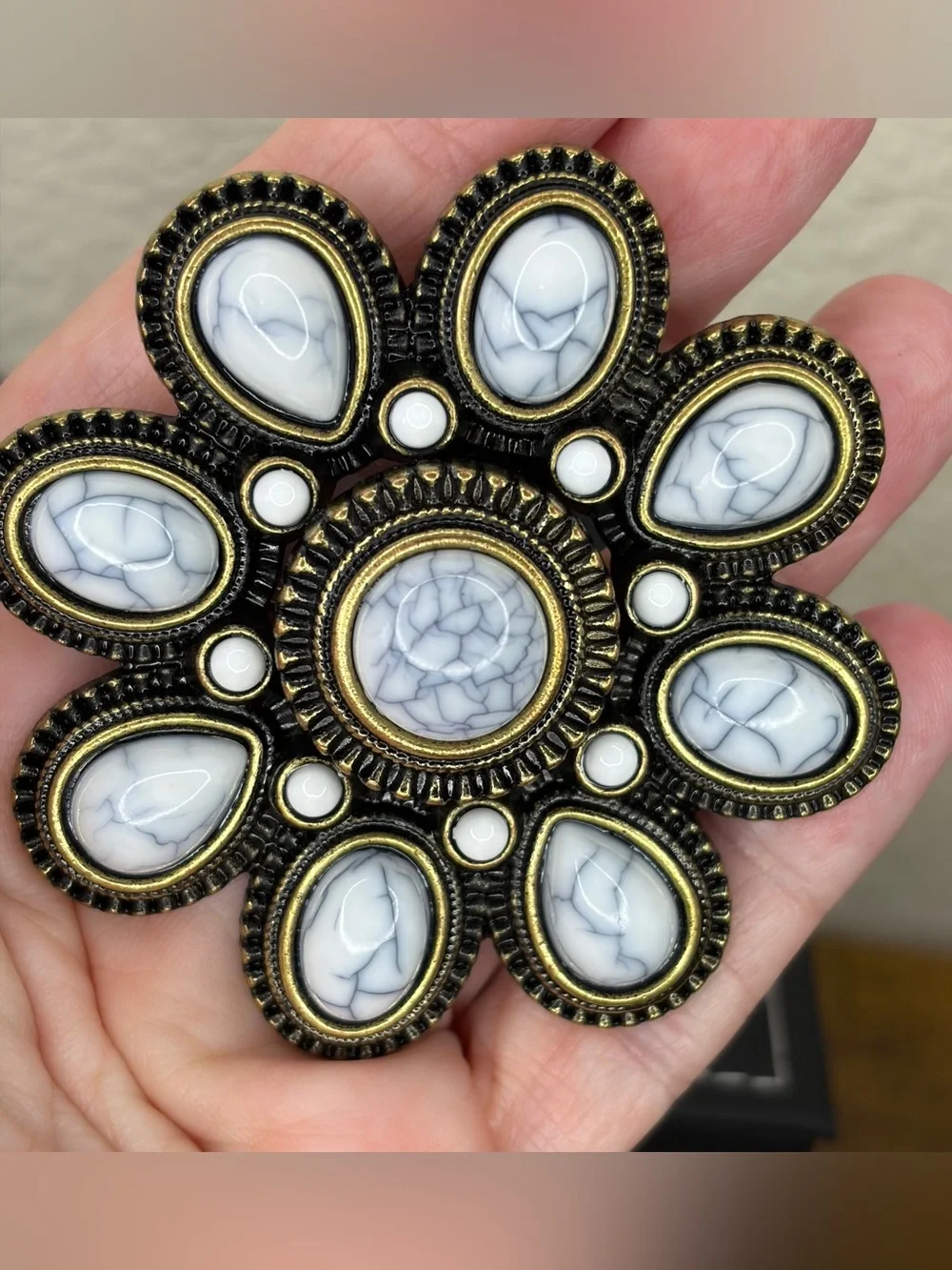 Premier Designs Antiqued Gold Tone White Howlite Floral Brooch/Pendant